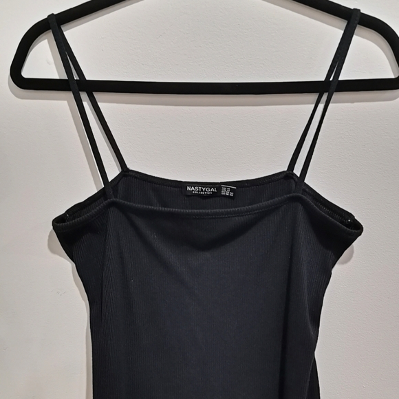 🌸 Ribbed Ruffle Dress 🌸 - Picture 2 of 4